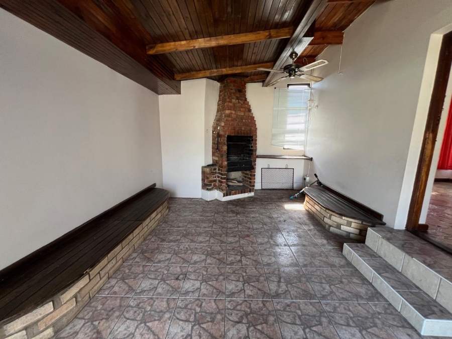 4 Bedroom Property for Sale in Kabega Park Eastern Cape